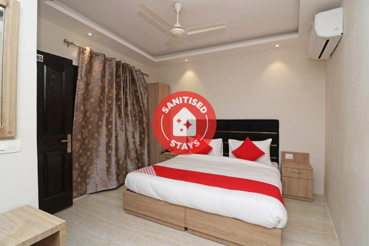 Oyo 72937 Hotel Tyagraj Агра Екстер'єр фото