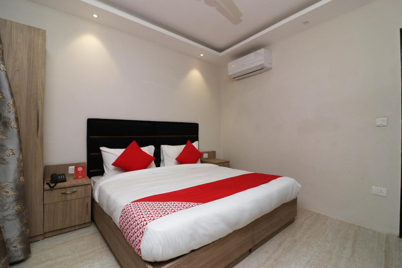 Oyo 72937 Hotel Tyagraj Агра Екстер'єр фото