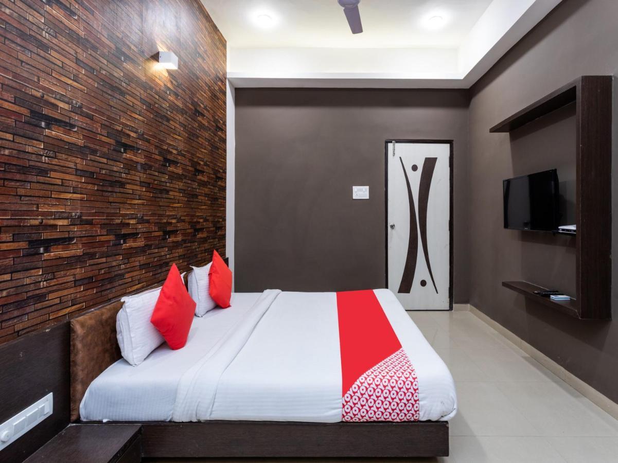 Oyo 72937 Hotel Tyagraj Агра Екстер'єр фото