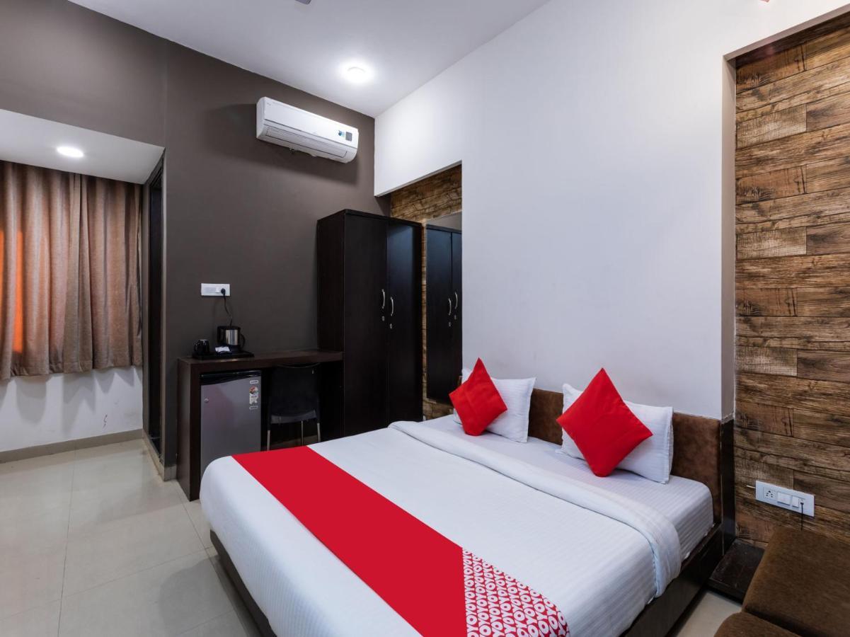Oyo 72937 Hotel Tyagraj Агра Екстер'єр фото