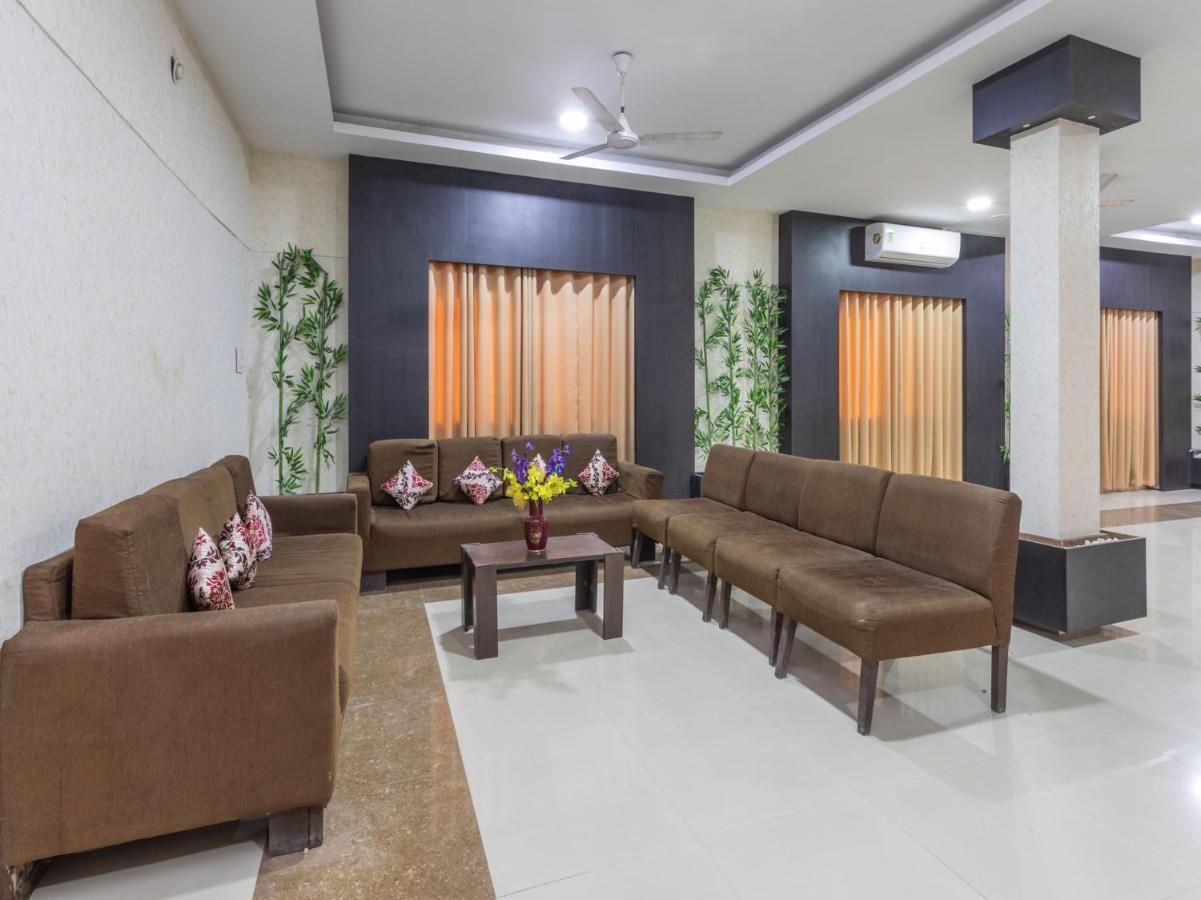 Oyo 72937 Hotel Tyagraj Агра Екстер'єр фото