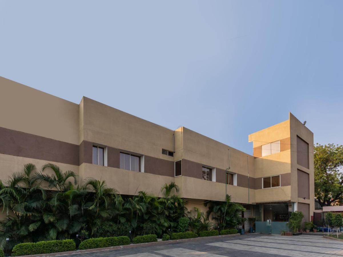 Oyo 72937 Hotel Tyagraj Агра Екстер'єр фото